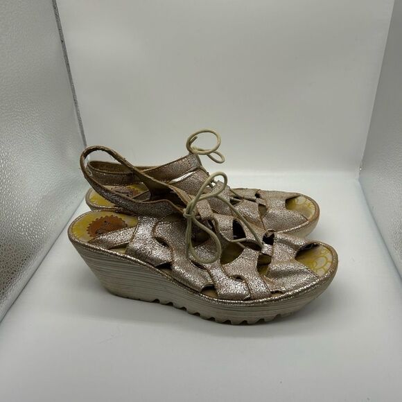 Fly London Yexa Gold Metallic Crackle Size 40 - Picture 1 of 13